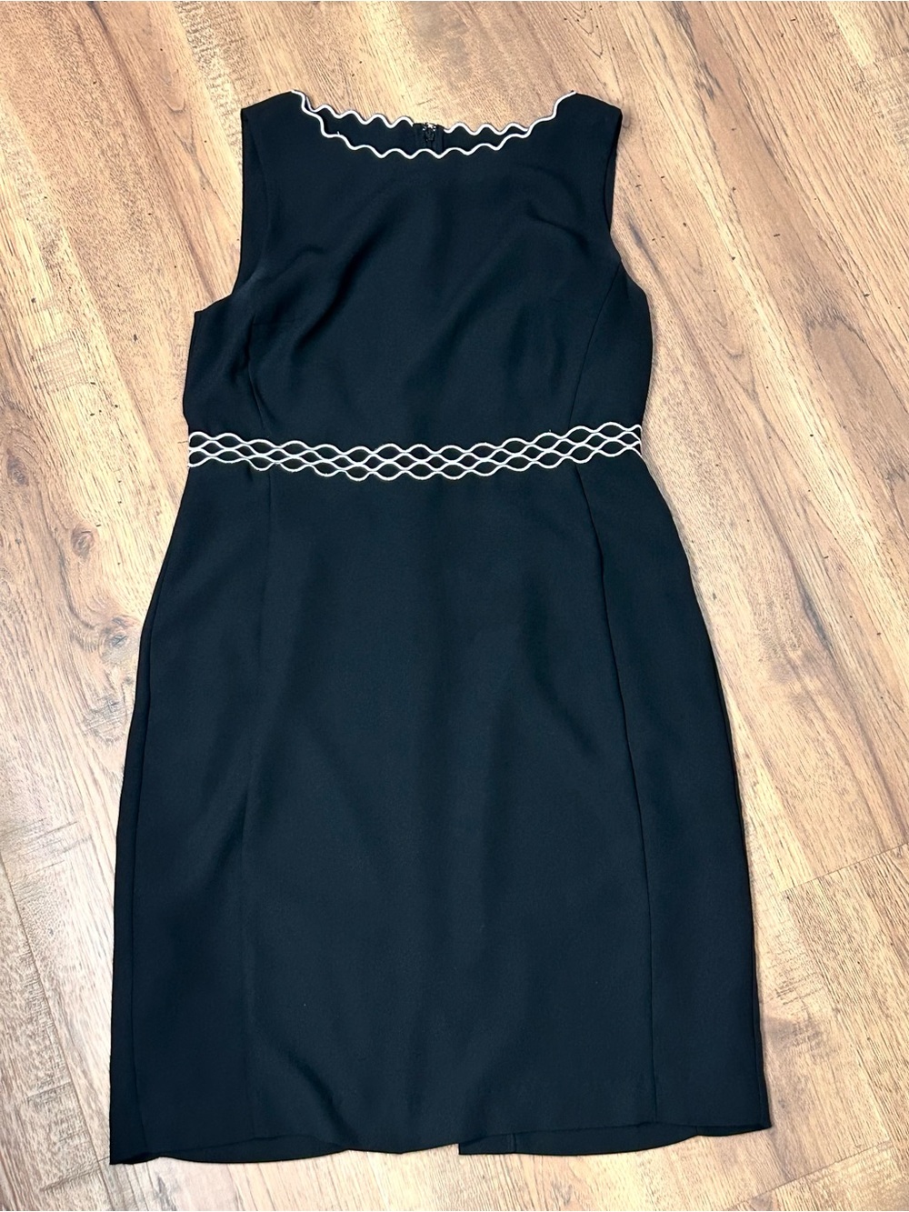 *LITTLE BLACK DRESS*Classic Black Sheath Dress with White Trim
